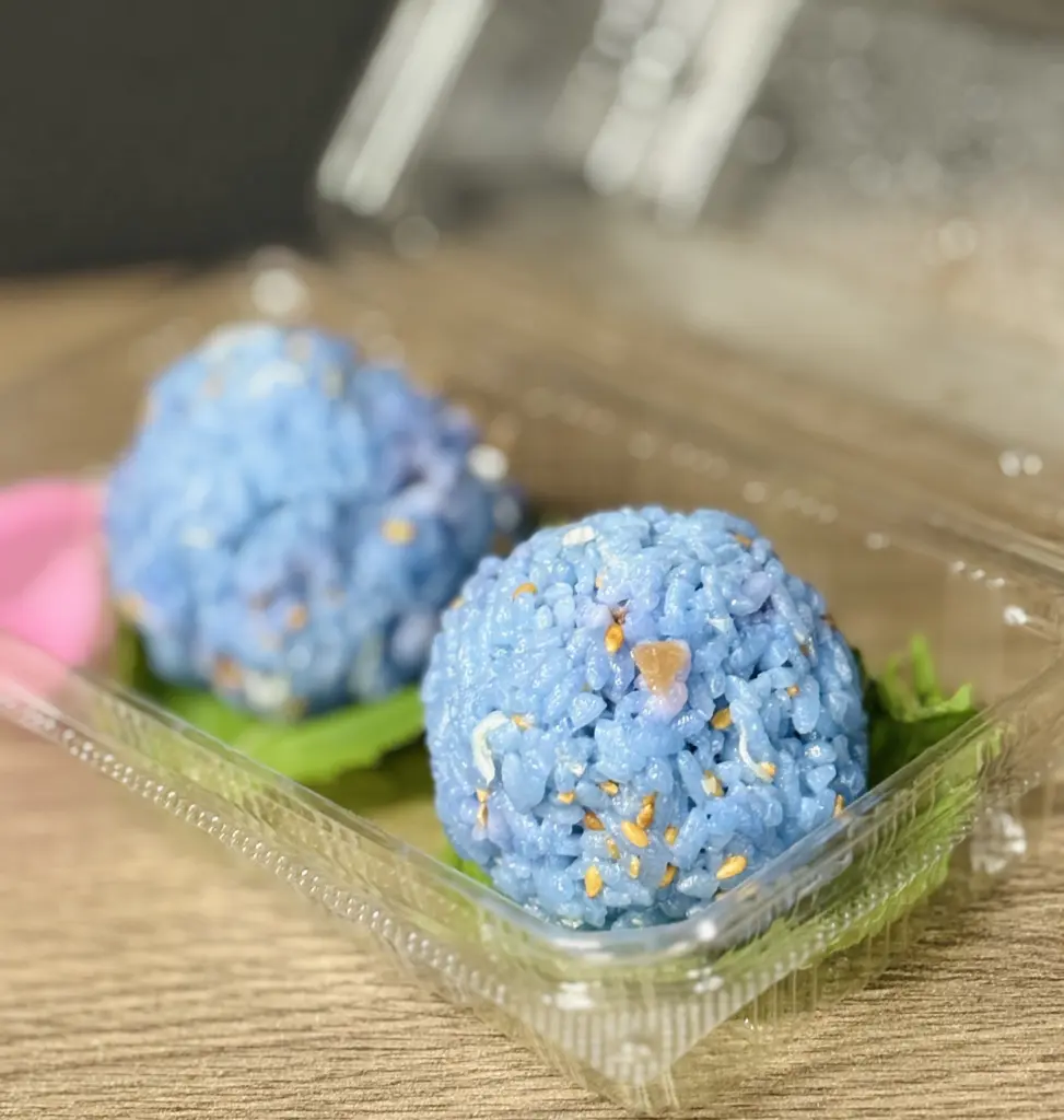 紫雲出山のアジサイおにぎり」販売【瀬戸内国際芸術祭2025 特別企画